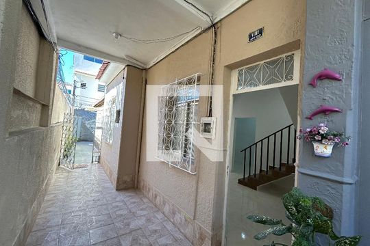 Fachada de casa para alugar com 3 quartos, 110m² em Todos Os Santos, Rio de Janeiro