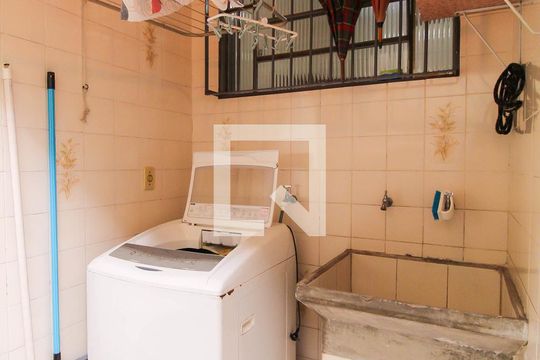 Área de Serviço de casa à venda com 4 quartos, 117m² em Vila Invernada, São Paulo