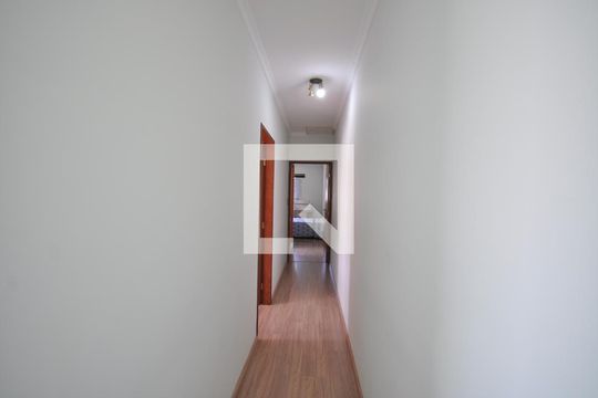 Corredor de casa à venda com 3 quartos, 220m² em Parque Edu Chaves, São Paulo