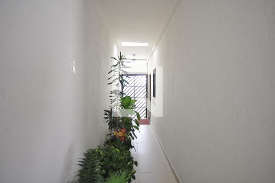 Hall de entrada de casa à venda com 3 quartos, 220m² em Parque Edu Chaves, São Paulo
