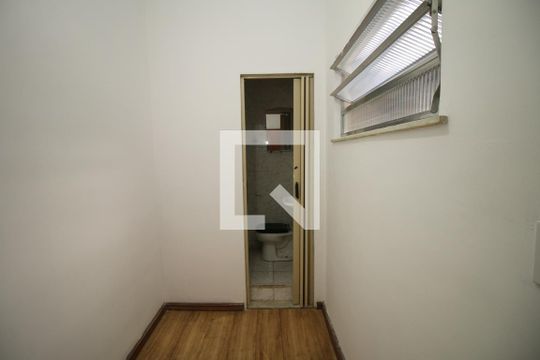 Quarto de Serviço de apartamento à venda com 2 quartos, 70m² em Ilha do Governador, Rio de Janeiro