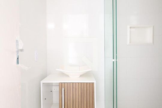 Banheiro de kitnet/studio para alugar com 1 quarto, 34m² em Piedade, Rio de Janeiro