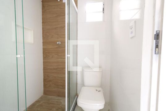 Banheiro de kitnet/studio para alugar com 1 quarto, 34m² em Piedade, Rio de Janeiro