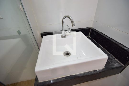 Banheiro de casa de condomínio para alugar com 1 quarto, 30m² em Piedade, Rio de Janeiro