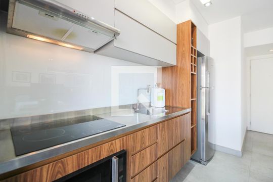 Cozinha de kitnet/studio para alugar com 1 quarto, 35m² em Sumarezinho, São Paulo