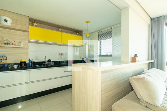 Cozinha de apartamento à venda com 2 quartos, 85m² em Sarandi, Porto Alegre