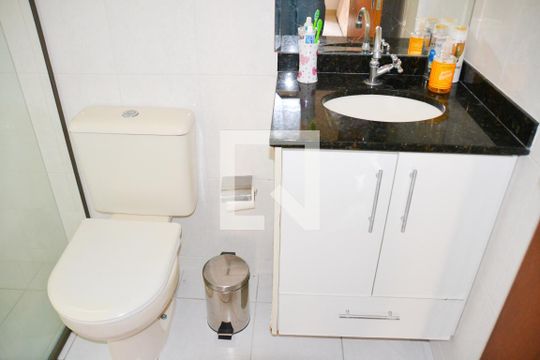 Banheiro de apartamento para alugar com 2 quartos, 68m² em Nova Gerty, São Caetano do Sul