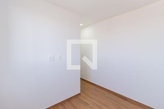 Quarto 2 de apartamento para alugar com 2 quartos, 40m² em Vila da Oportunidade, Carapicuíba