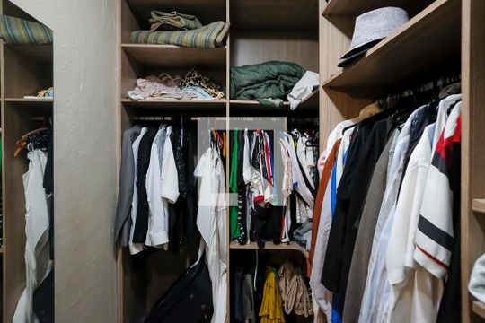 Closet de casa à venda com 2 quartos, 175m² em Santa Paula, São Caetano do Sul
