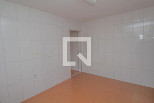 Cozinha 3 de casa à venda com 5 quartos, 310m² em Vila Tolstoi, São Paulo