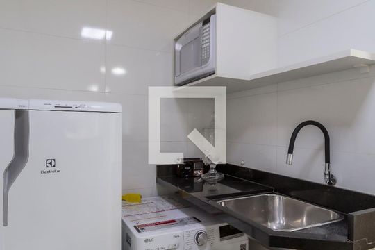 Cozinha de apartamento para alugar com 2 quartos, 61m² em Vila Nova Conceição, São Paulo