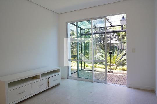 Casa de Condomínio para alugar com 3 quartos, 120m² em Lagoa da Conceição, Florianópolis