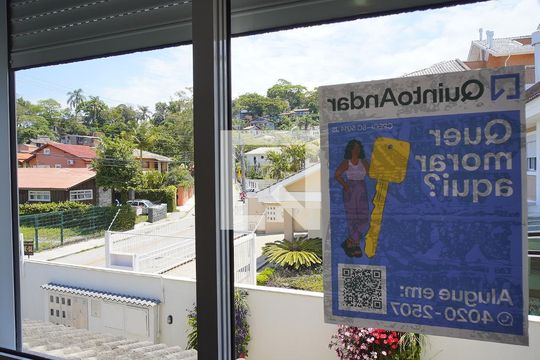 Suíte 2 - Vista de casa de condomínio para alugar com 3 quartos, 120m² em Lagoa da Conceição, Florianópolis