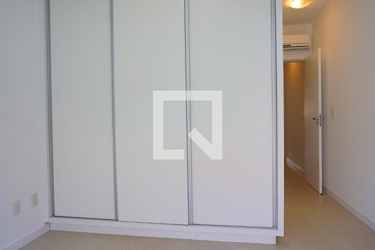 Suíte 1 de casa de condomínio para alugar com 3 quartos, 120m² em Lagoa da Conceição, Florianópolis
