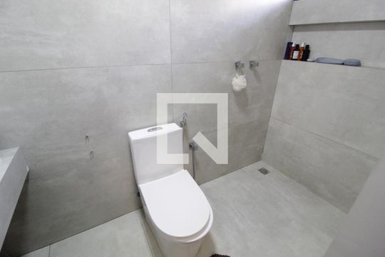 Banheiro da Suíte 1 de casa para alugar com 4 quartos, 260m² em Granada, Uberlândia