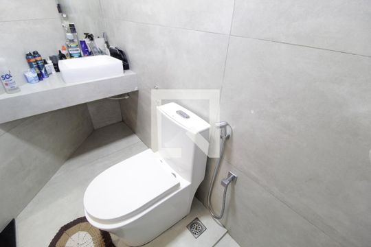 Banheiro da Suíte 1 de casa para alugar com 4 quartos, 260m² em Granada, Uberlândia
