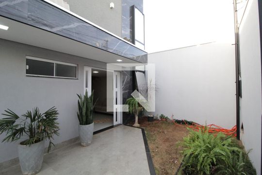 Jardim de casa para alugar com 4 quartos, 260m² em Granada, Uberlândia