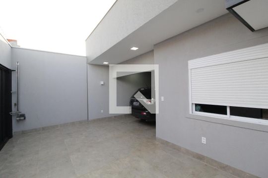 Garagem de casa para alugar com 4 quartos, 260m² em Granada, Uberlândia