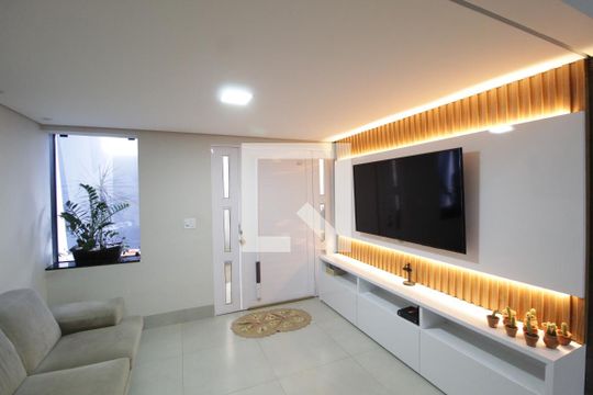 Sala de casa para alugar com 4 quartos, 260m² em Granada, Uberlândia