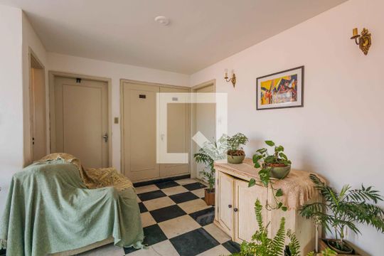 Corredor de casa à venda com 4 quartos, 690m² em Alto de Pinheiros, São Paulo