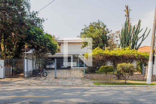 Fachada de casa à venda com 4 quartos, 690m² em Alto de Pinheiros, São Paulo