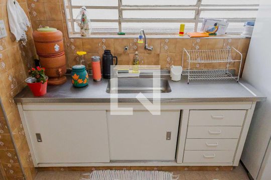 Cozinha 1 de casa à venda com 4 quartos, 690m² em Alto de Pinheiros, São Paulo