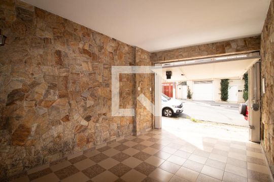 Garagem de casa para alugar com 3 quartos, 287m² em Vila Paiva, São Paulo