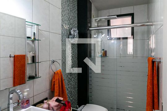 Banheiro de apartamento à venda com 2 quartos, 70m² em Cidade Jardim, Belo Horizonte