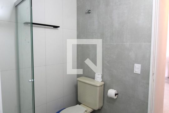 Banheiro de kitnet/studio à venda com 1 quarto, 37m² em Indianópolis, São Paulo