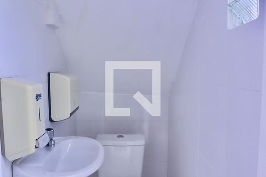 Banheiro de serviço de casa à venda com 3 quartos, 236m² em Alto da Mooca, São Paulo