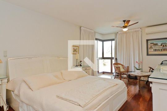 Suíte 1 de casa à venda com 3 quartos, 583m² em São Domingos, São Paulo
