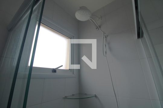 Chuveiro de apartamento para alugar com 2 quartos, 42m² em Jardim Ubirajara (zona Sul), São Paulo