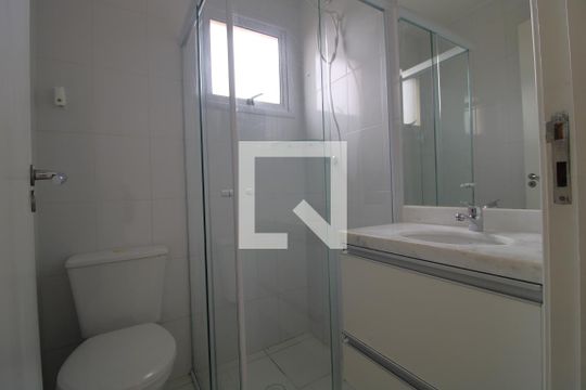 Banheiro de apartamento para alugar com 2 quartos, 42m² em Jardim Ubirajara (zona Sul), São Paulo
