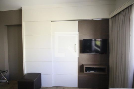 Sala de apartamento para alugar com 1 quarto, 32m² em Itaim Bibi, São Paulo