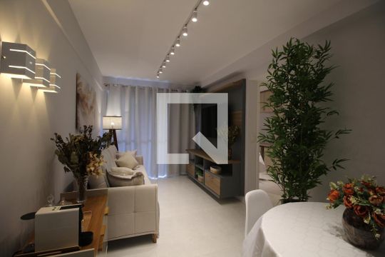 Sala de apartamento para alugar com 2 quartos, 70m² em Barra Olímpica, Rio de Janeiro