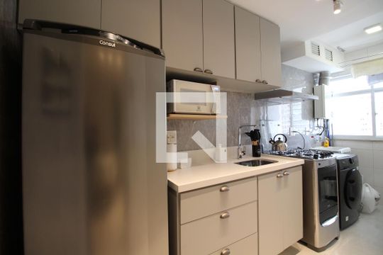 Cozinha de apartamento para alugar com 2 quartos, 70m² em Barra Olímpica, Rio de Janeiro