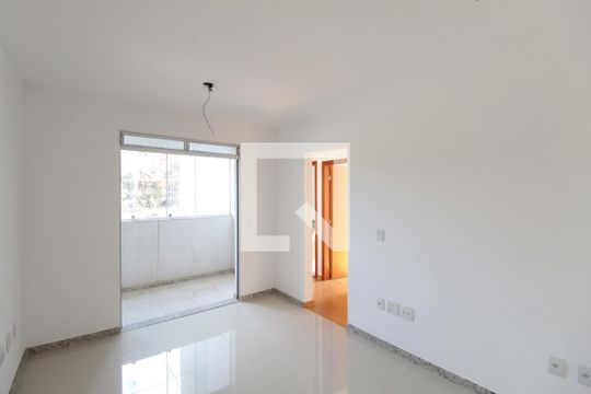 Apartamento à venda com 3 quartos, 85m² em Castelo, Belo Horizonte