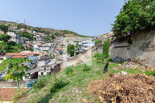 Quintal de casa à venda com 4 quartos, 300m² em São Lourenço, Niterói