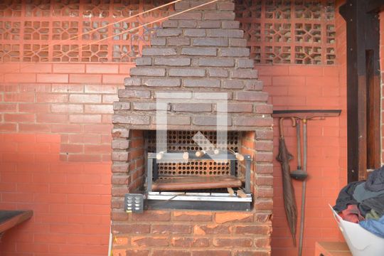 Churrasqueira de casa à venda com 3 quartos, 168m² em Jardim Ocara, Santo André