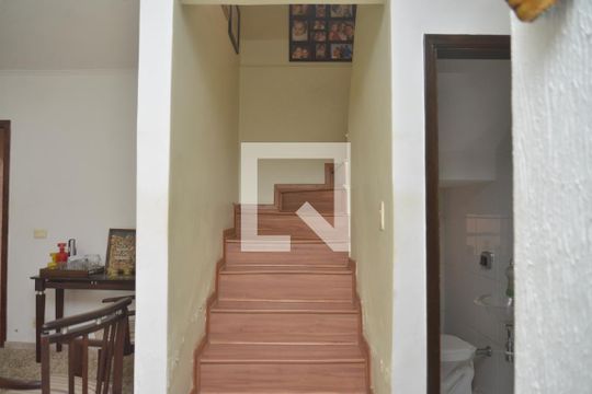 Escada de casa à venda com 3 quartos, 168m² em Jardim Ocara, Santo André