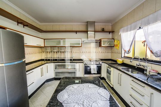 Cozinha de casa à venda com 3 quartos, 202m² em Vila Alzira, Santo André