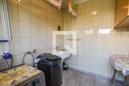 Área de Serviço/Quintal de casa à venda com 3 quartos, 202m² em Vila Alzira, Santo André