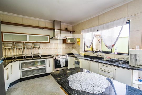 Cozinha de casa à venda com 3 quartos, 202m² em Vila Alzira, Santo André
