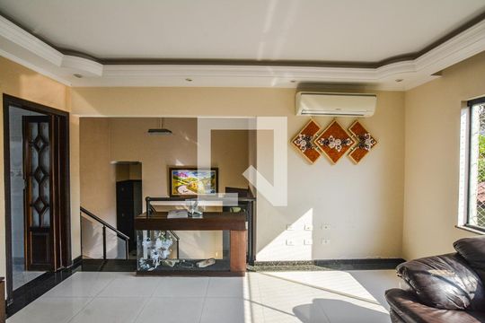 Sala de casa à venda com 3 quartos, 202m² em Vila Alzira, Santo André