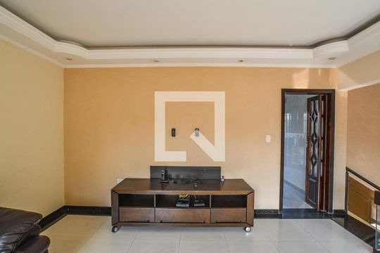 Sala de casa à venda com 3 quartos, 202m² em Vila Alzira, Santo André