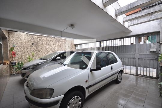 Garagem de casa à venda com 3 quartos, 200m² em Vila Isolina Mazzei, São Paulo