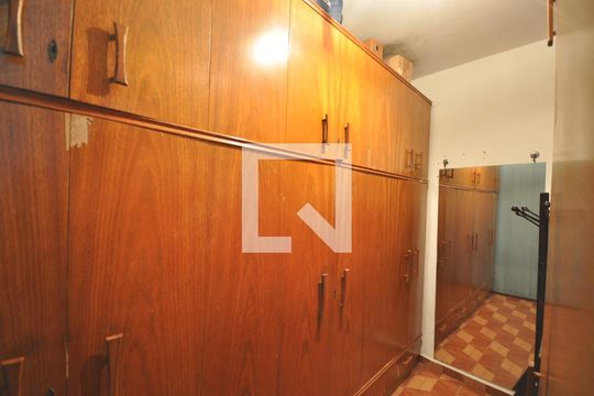 Closet do Quarto 2 de casa à venda com 3 quartos, 200m² em Vila Isolina Mazzei, São Paulo