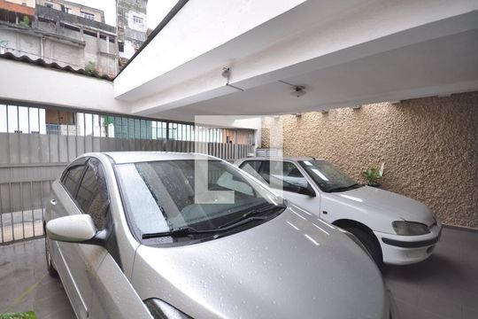 Garagem de casa à venda com 3 quartos, 200m² em Vila Isolina Mazzei, São Paulo