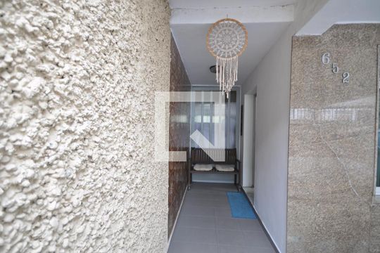 Hall de entrada de casa à venda com 3 quartos, 200m² em Vila Isolina Mazzei, São Paulo
