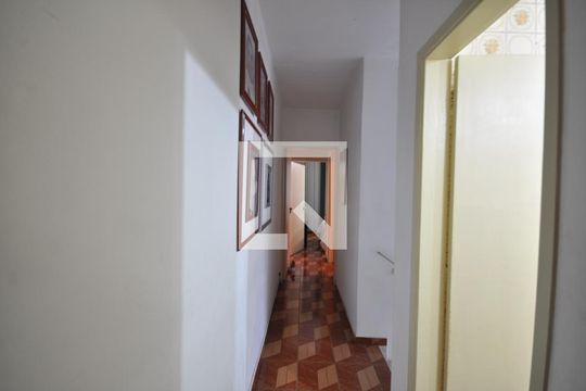 Corredor de casa à venda com 3 quartos, 200m² em Vila Isolina Mazzei, São Paulo
